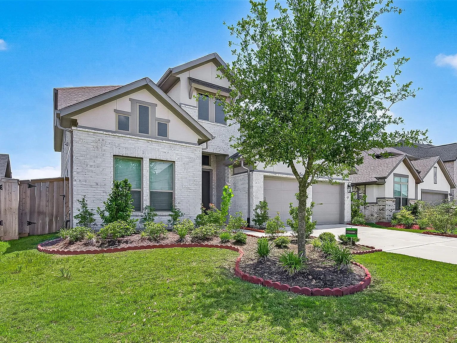 4 bed, 3.0 bath, 2641 sqft, $3,500 — Photo 2