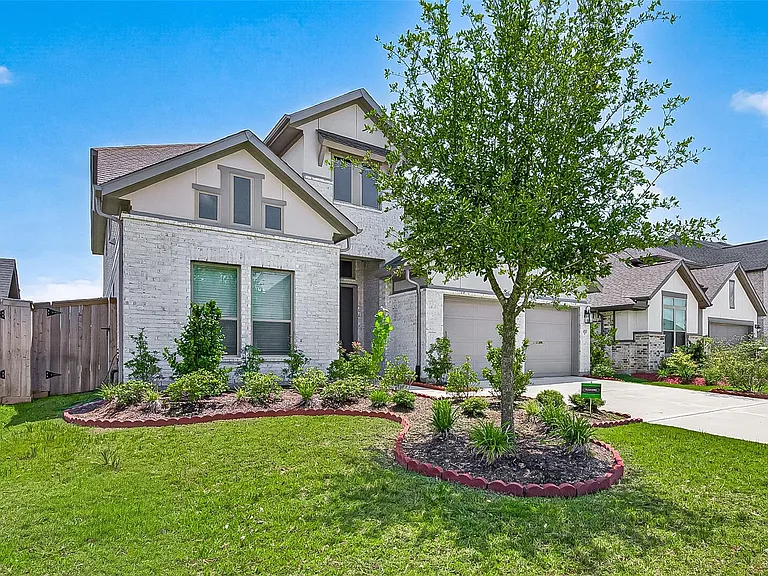 410 Mercury Sky Rd — Photo 2