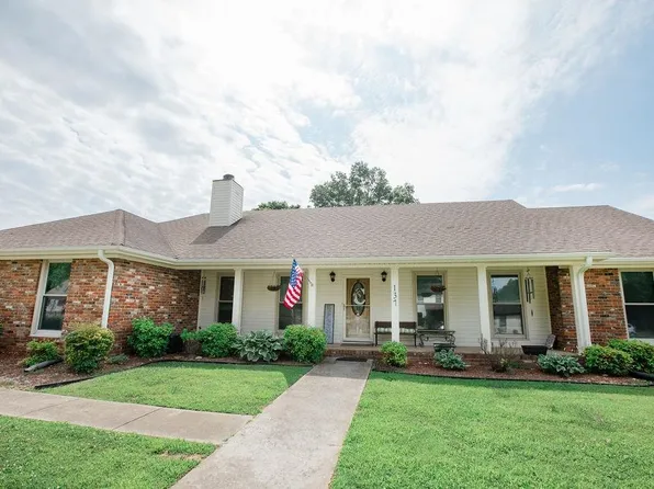 137 Oak Hill Dr, Florence, AL 35633