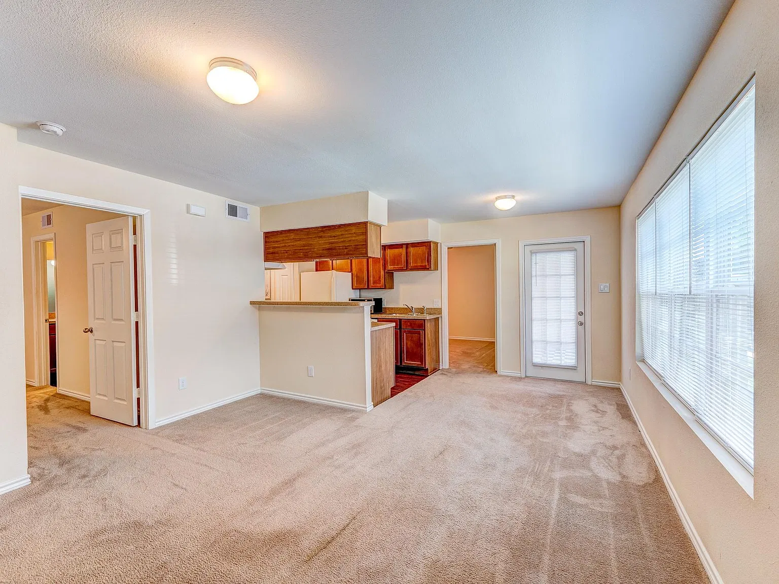 2 bed, 2.0 bath, 952 sqft, $1,375 — Photo 4