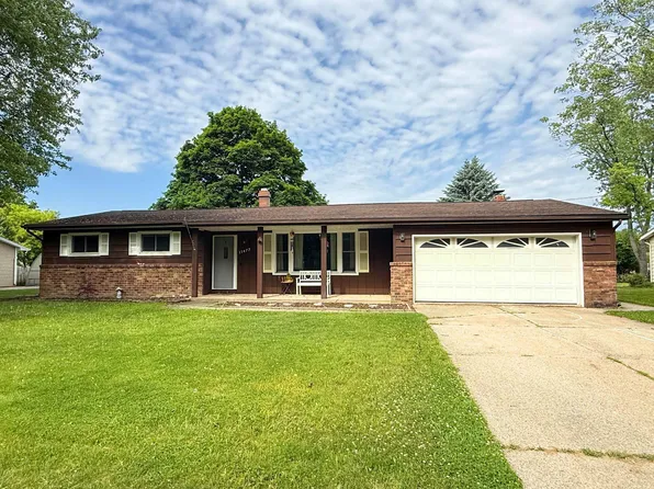 11477 Colonial Woods Dr, Clio, MI 48420