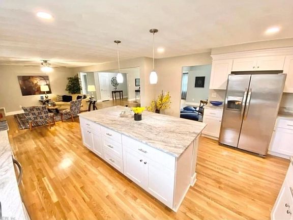 3rd image of 5725 Barberry Ln