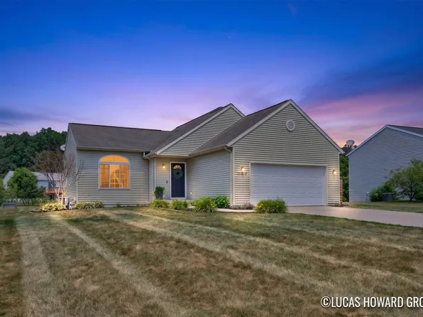 11317 Taunton Dr SE, Lowell, MI 49331