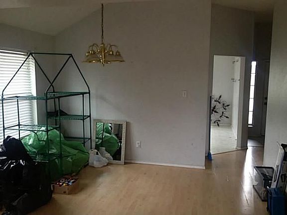 3rd image of 1216 Courtney Dr