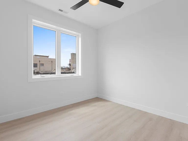 904 W Dakin LLC — Photo 22