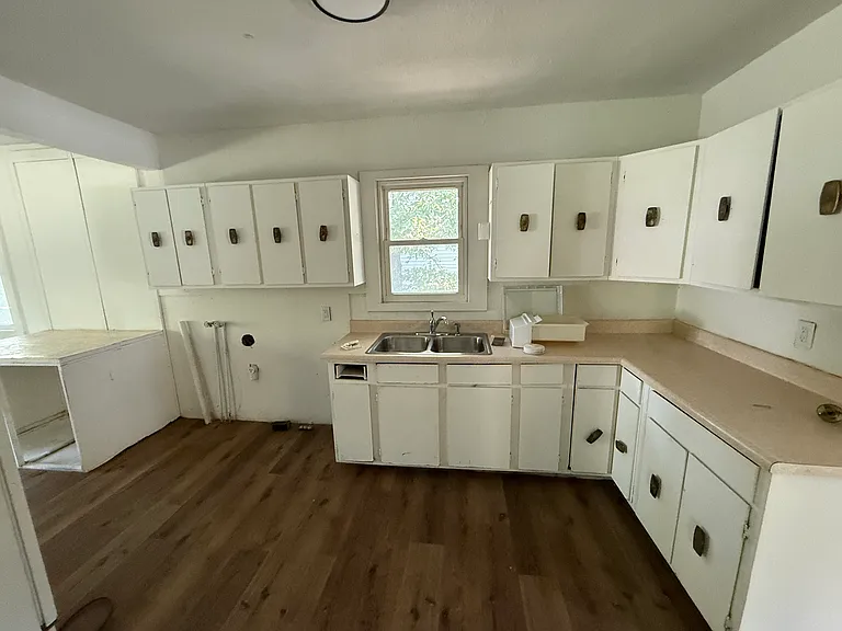 540 S Ellis Ave — Photo 5
