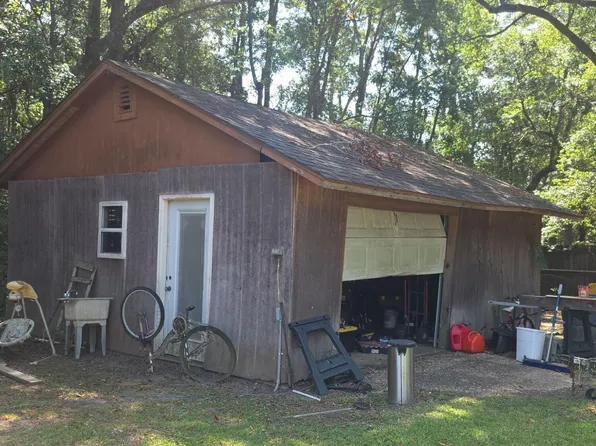 9234 Guywood Rd, Moss Point, MS 39562