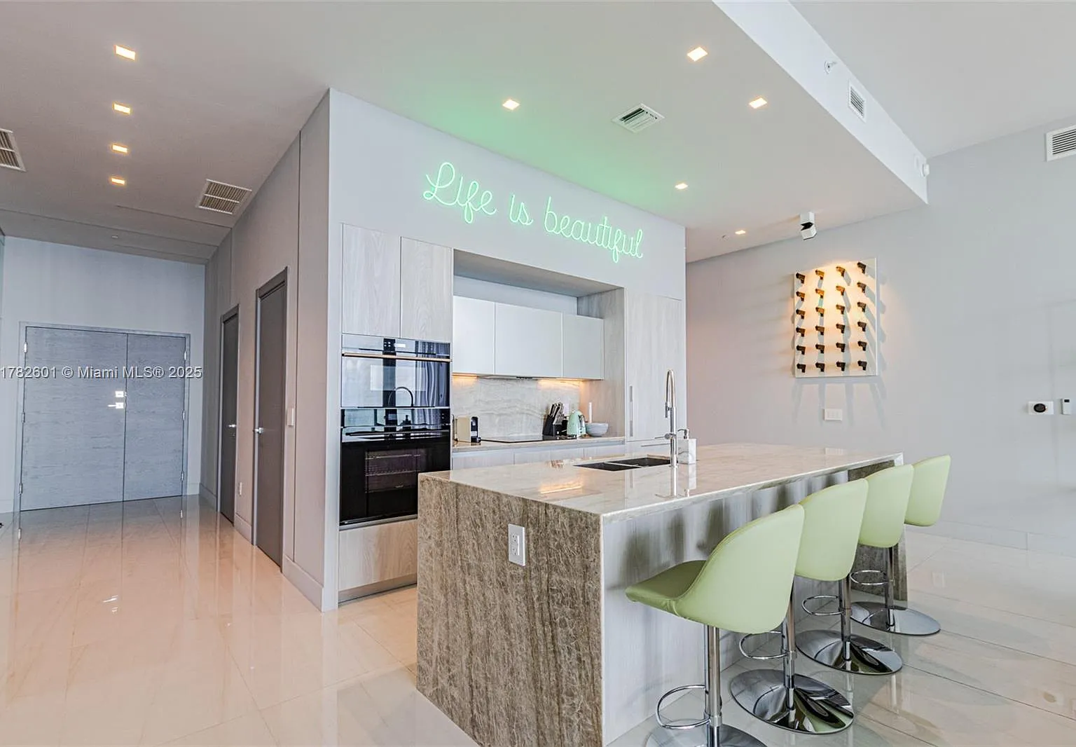 3 bed, 1804 sqft, $16,750 — Photo 3