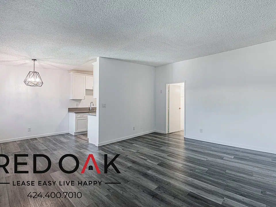 326 W Queen St #13
