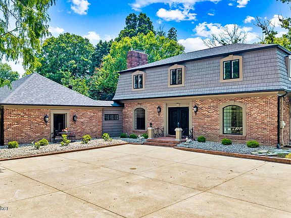 4th image of 801 Green Willow Way