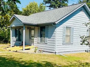 112 N Everett St, Odin, IL 62870