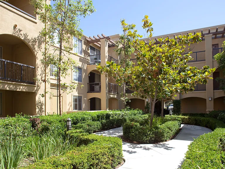 Oak Glen Apartment Homes — Photo 12