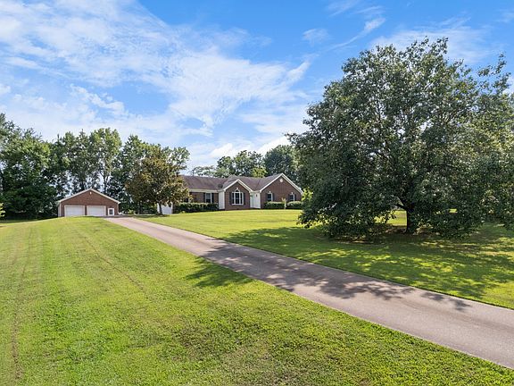 5th image of 4012 Lakewood Dr