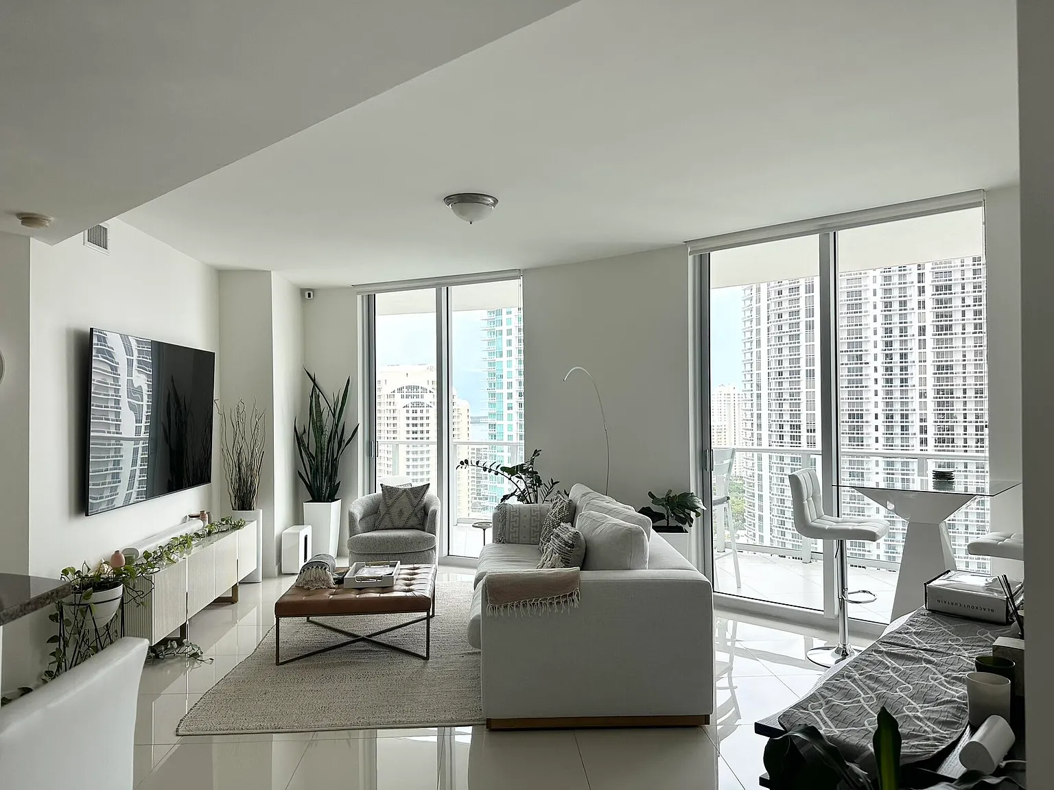 2 bed, 2.0 bath, 1091 sqft, $4,850 — Photo 4