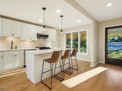 16 Minnisink Dr, Roseland, NJ, 07068
