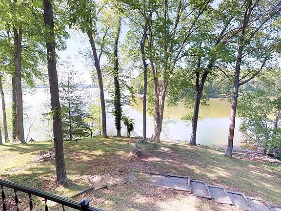 4th image of 218 N Lakeshore Dr