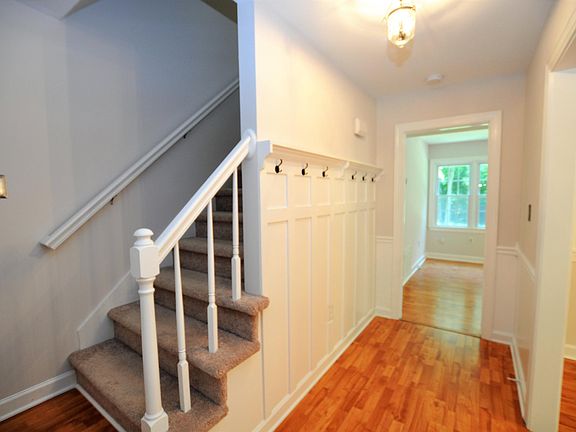 4th image of 901 Lightwood Dr
