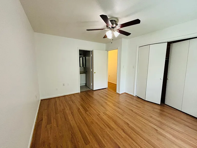 327 Shenandoah Cir — Photo 12