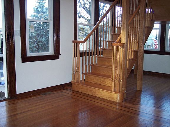 2 story foyer