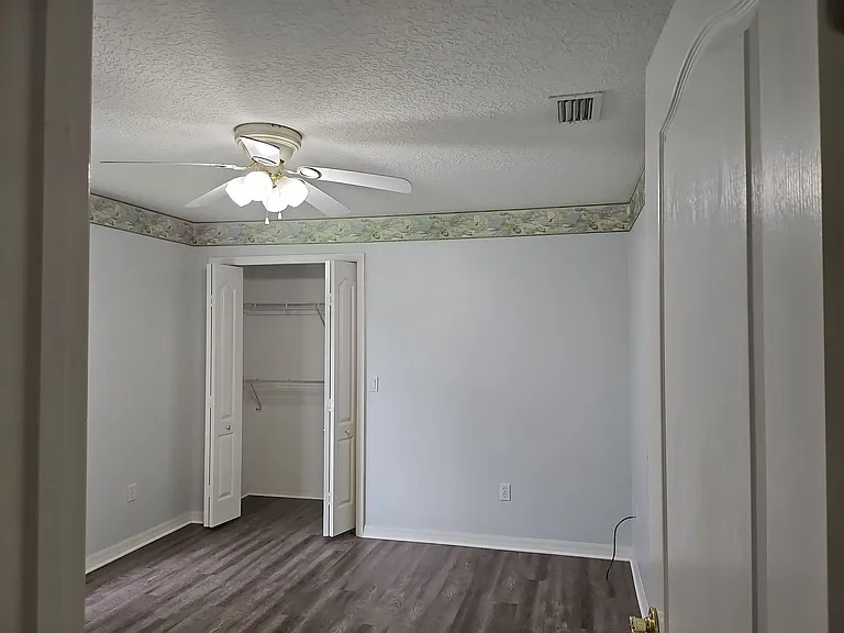 124 Foxhall Ln — Photo 14