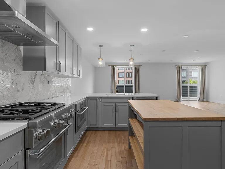 50 Hichborn St #506 — Photo 16