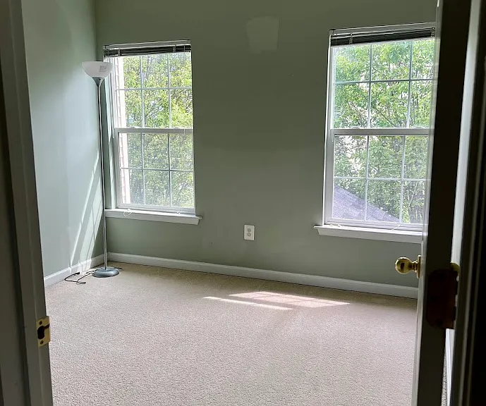 2020 University Blvd W #12 — Photo 3