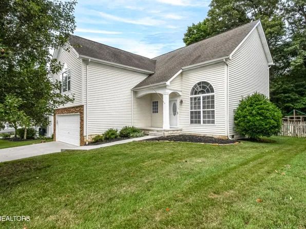 929 Station View Rd, Knoxville, TN 37919