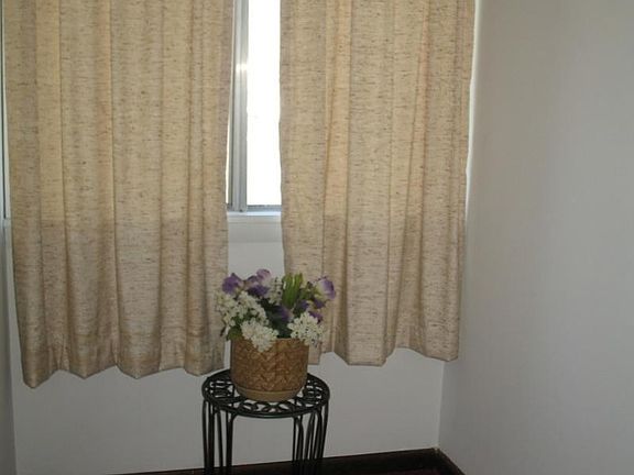 4th image of 709 W 65th St APT 4