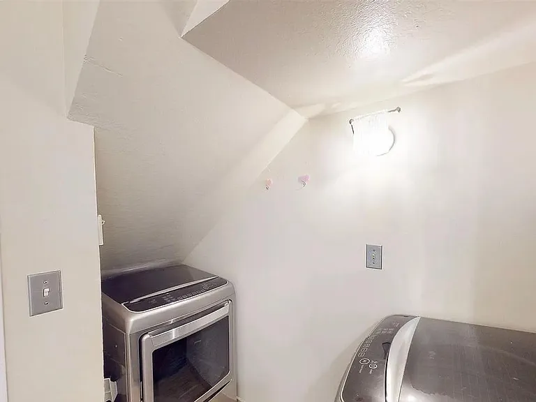 917 Hough Ave #5 — Photo 5