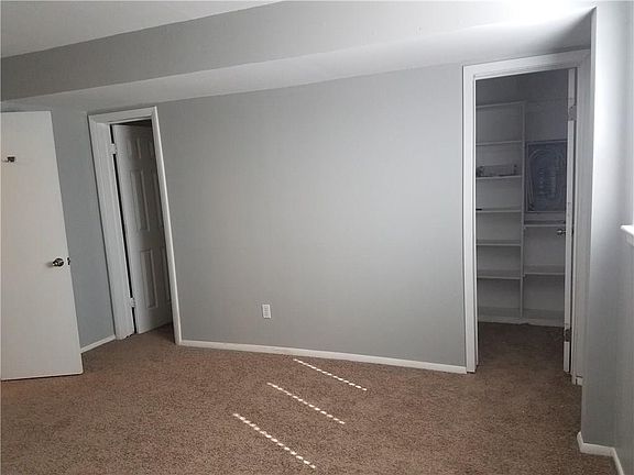 4th image of 912 Russell Ln