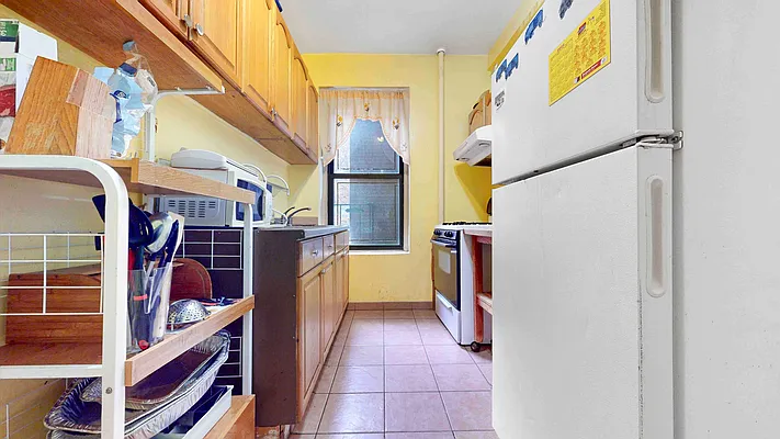 Sold by Bizzarro Agency | media 14