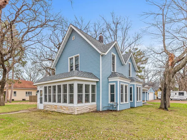 6477 Maple St, North Branch, MN 55056