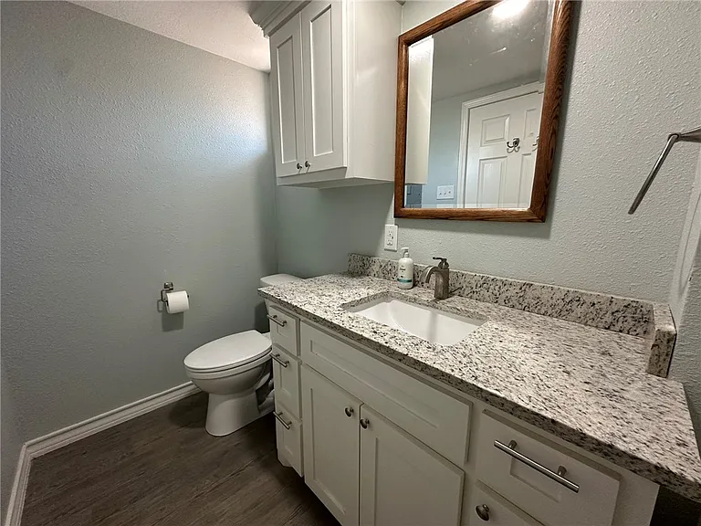 201 Volpe Cir — Photo 23