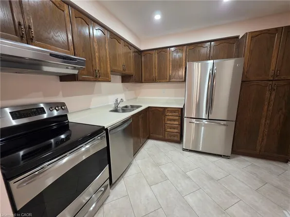 385 The East Mall #17, Etobicoke, ON M9B 6J4