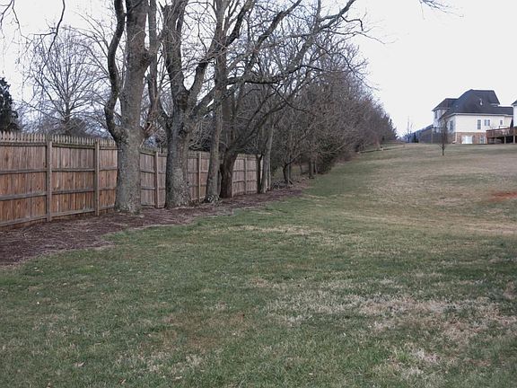 2nd image of 1662 Millwood Dr