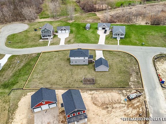 5th image of 703 Oakwood Dr