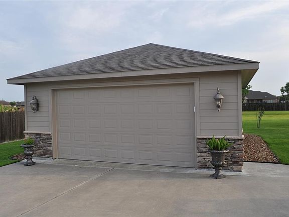 4th image of 4819 Landon Ln