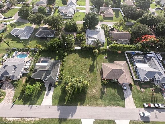 2nd image of 122 NE 19th Ave