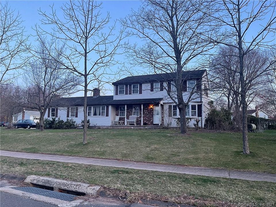 1st image of 11 Dawn Dr
