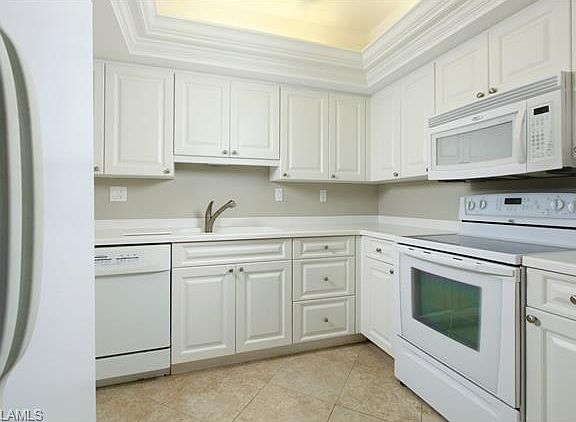 5th image of 240 Seaview Ct APT 308
