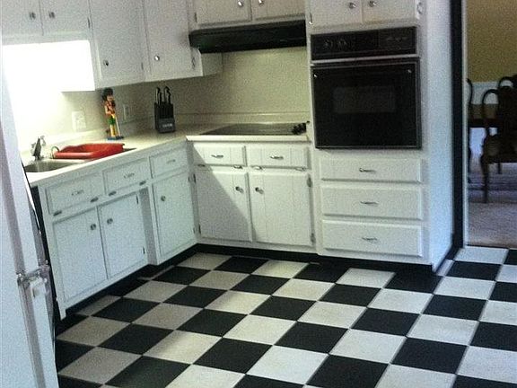 4th image of 209 Continental Dr