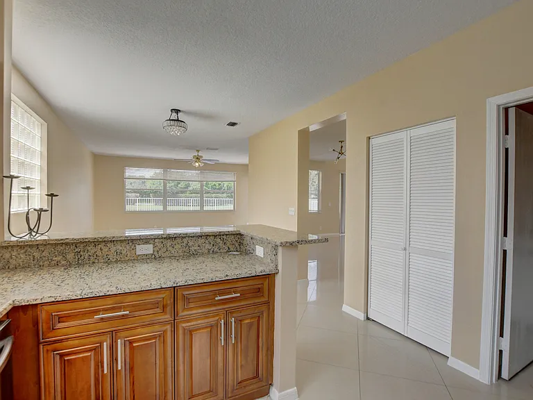 11073 Harbour Springs Cir — Photo 38