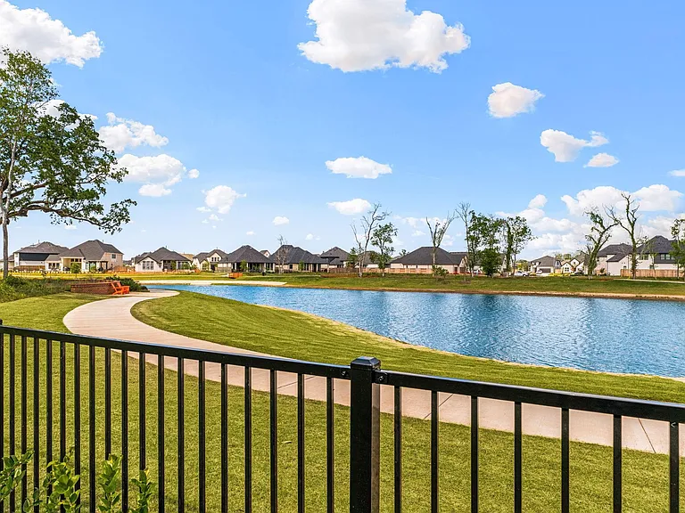 1222 Crown Forest Dr — Photo 35