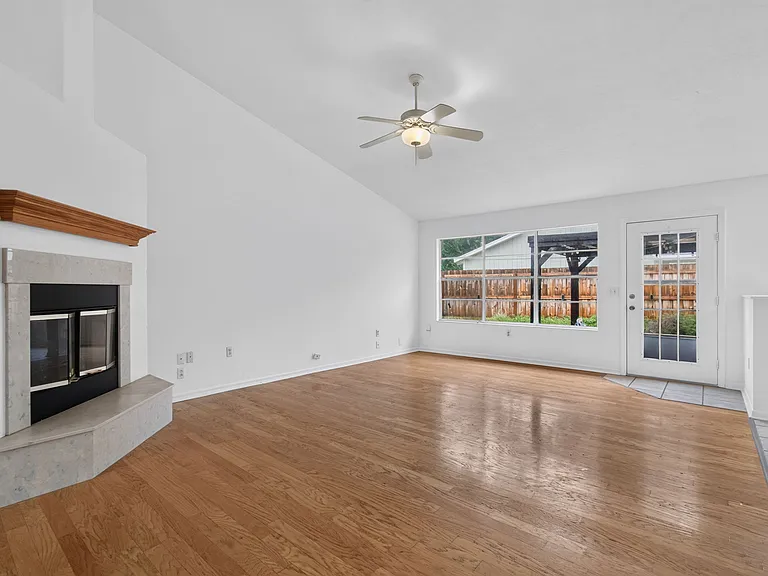 2324 NW 40th Pl — Photo 27