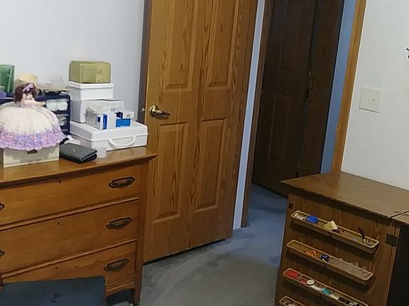 2nd bed. used as sewing room