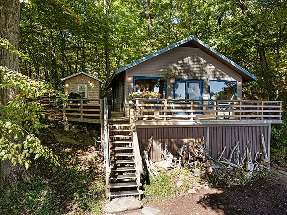 4th image of 640 Bellows Bay Point #638