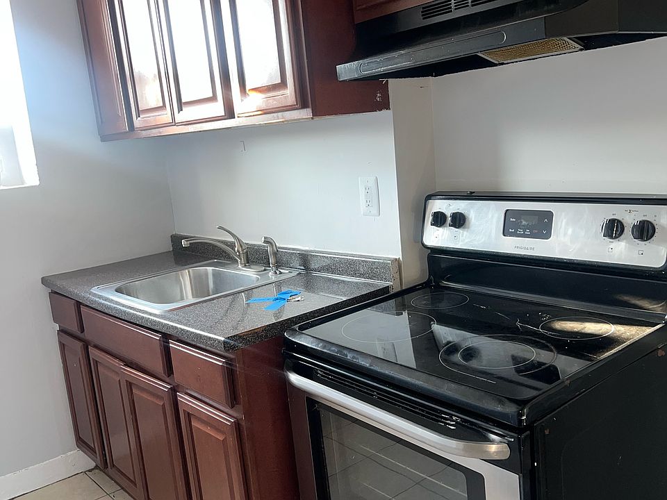 1st image of 256 W Apsley St Unit 3F