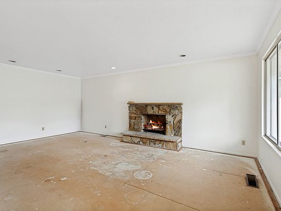 4th image of 1447 E Hollow Dale Dr