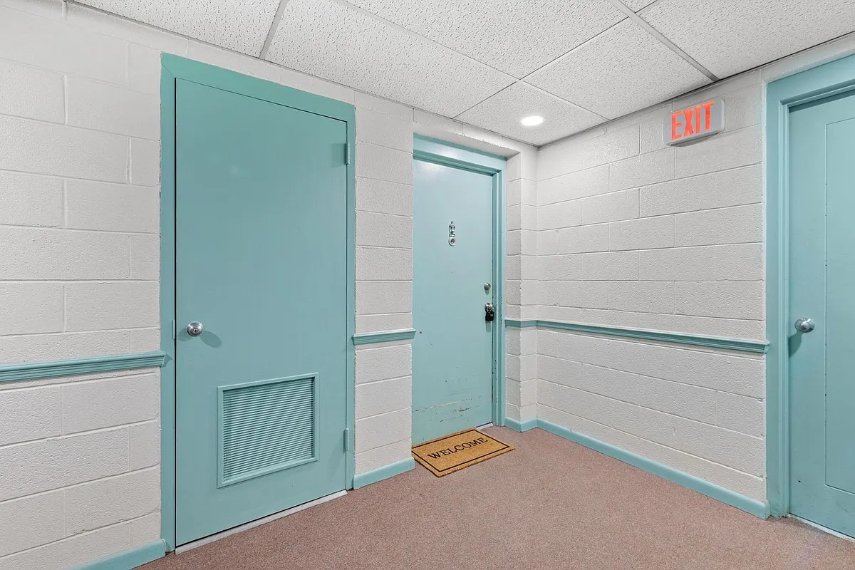 Building Photo - 1005 Woodrow Ave #3F