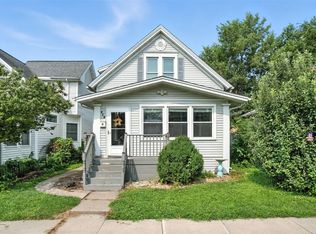 712 8th St SW, Cedar Rapids, IA 52404